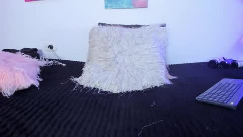 mai  online show from 17, 10, 2025