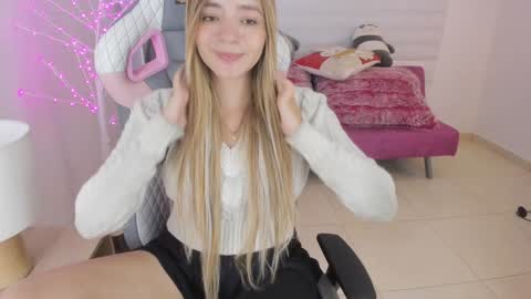 Snapshot of majo_gomez chatting on 20, 12, 2024 Majo online show from 20, 12, 2024