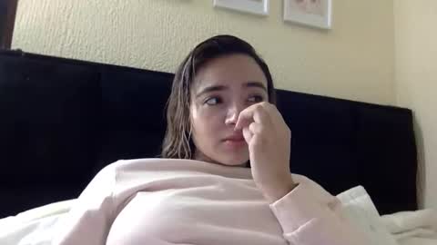 majo_gomezz online show from 17, 4, 2026