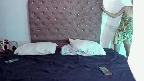 Snapshot of make_me_feel_ chatting on 11, 12, 2024 Shawna Tom online show from 11, 12, 2024