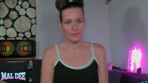 Snapshot of mal_meow chatting on 8, 12, 2024 Mal Dee online show from 8, 12, 2024