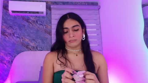 Snapshot of malaia_thompson_ chatting on 15, 4, 2026 malaia thompson online show from 15, 4, 2026