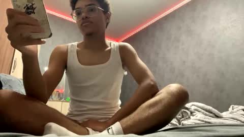 malik_westov online show from 24, 10, 2025