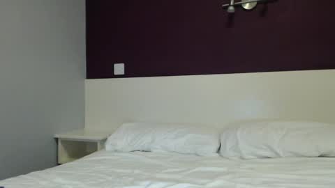 mallinia online show from 1, 2, 2025