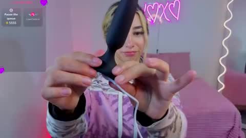 Malory  online show from 30, 9, 2025