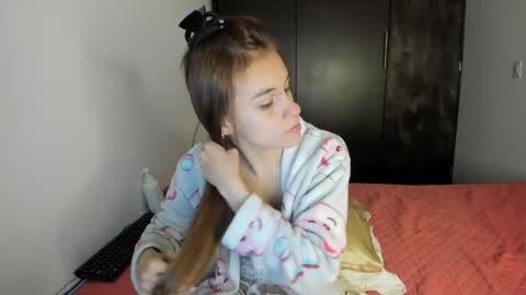 instagram  nueela   online show from 3, 1, 2025