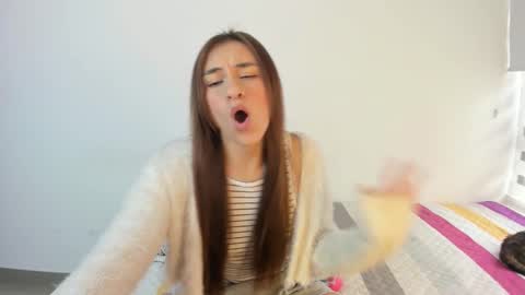 instagram  nueela   online show from 14, 12, 2025