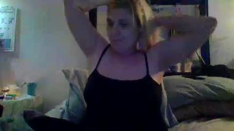 mindy22 online show from 14, 2, 2025