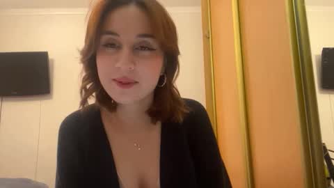 Mia online show from 18, 12, 2025