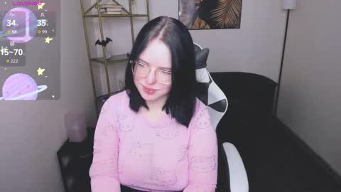 Snapshot of manic_pixie_ chatting on 4, 12, 2025 manic_pixie_ online show from 4, 12, 2025