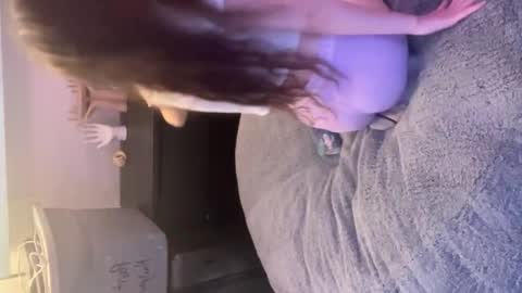 manicpixiedreamfrog online show from 3, 2, 2026