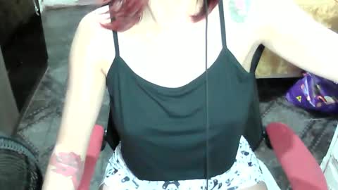 Manu Escarlate online show from 22, 9, 2025