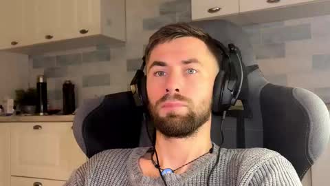 Manussa and Edward online show from 13, 11, 2025