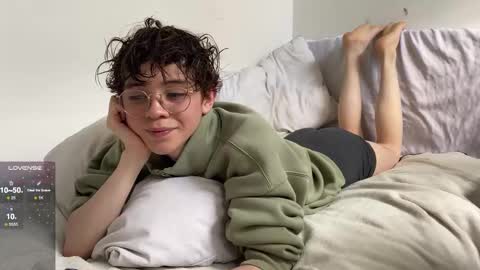 Snapshot of maplefroggy chatting on 17, 2, 2025 Maple online show from 17, 2, 2025