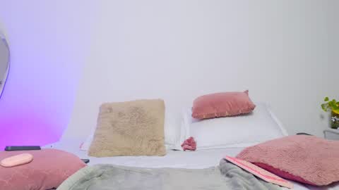     online show from 14, 2, 2025