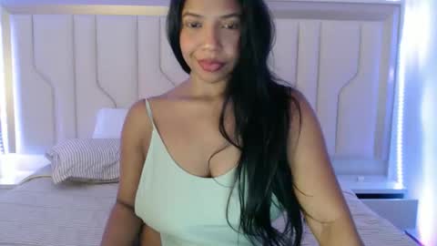 Snapshot of mara_sex chatting on 17, 5, 2026 pao online show from 17, 5, 2026