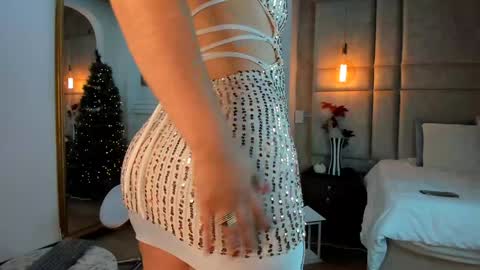 Mara Torres online show from 27, 12, 2024