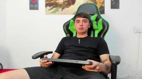 Snapshot of marcos_0212 chatting on 19, 12, 2024 Marcos online show from 19, 12, 2024