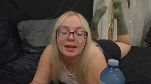 margot_robbie7 online show from 25, 1, 2025