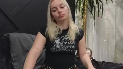 margot_robbie7 online show from 12, 2, 2025