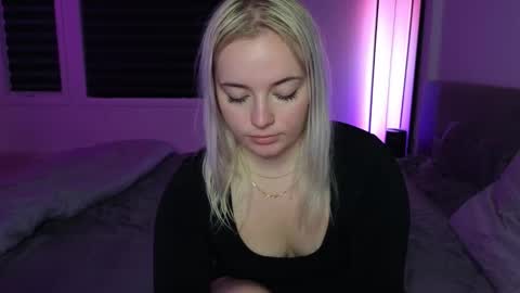 margot_robbie7 online show from 13, 10, 2025