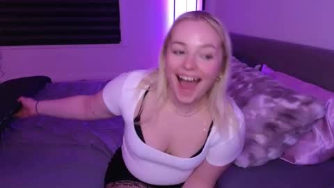 margot_robbie7 online show from 10, 3, 2026