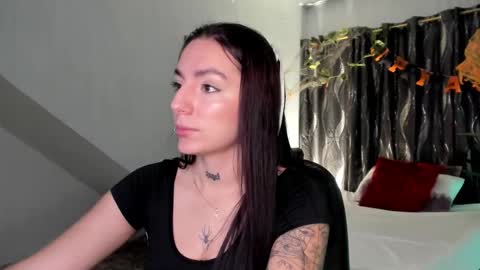 mari_salgado online show from 21, 10, 2025
