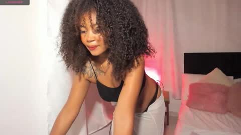 V A N E S S A  online show from 9, 10, 2025