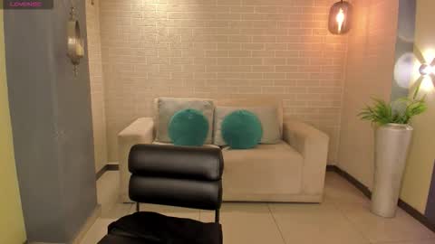 MARIA HERRERA  online show from 30, 10, 2025