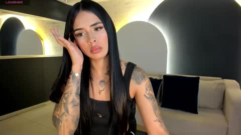 MARIA HERRERA  online show from 19, 11, 2025