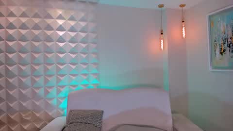 MARIA HERRERA  online show from 6, 3, 2026