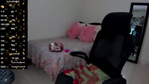   Mariam Castiblanco online show from 1, 2, 2025