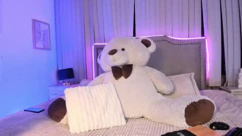 mariana__thompson online show from 9, 6, 2026