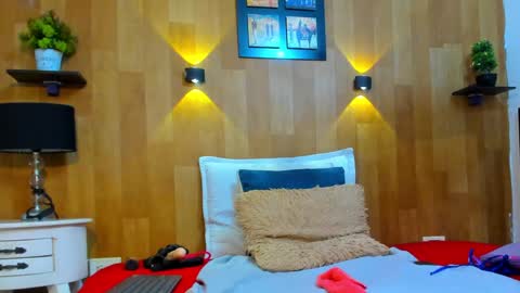 Mariana Angel online show from 3, 2, 2025