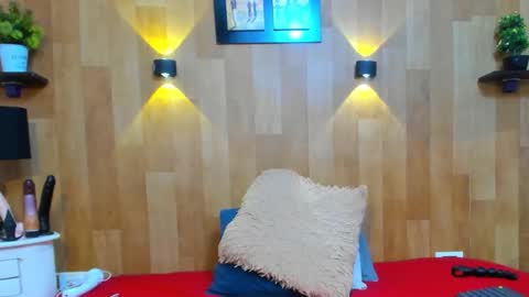 Mariana Angel online show from 5, 3, 2025