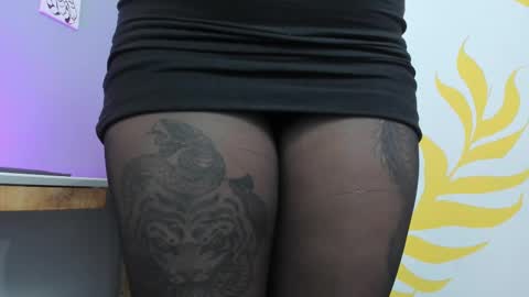 Mariana Vargas online show from 10, 10, 2025