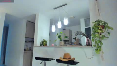 mariascarlett online show from 24, 1, 2025