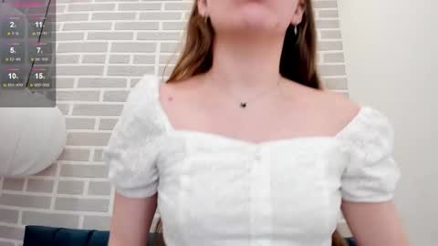 Snapshot of marie_reyes_ chatting on 8, 10, 2025 Mary 3 online show from 8, 10, 2025