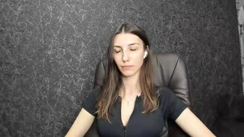 Snapshot of marielleanker chatting on 2, 10, 2025 marielleanker online show from 2, 10, 2025