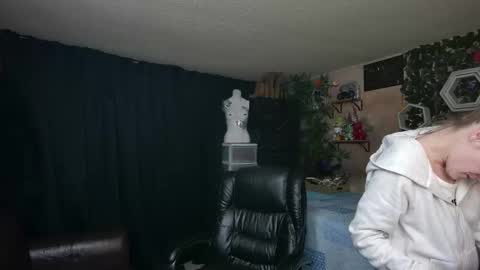 Marie Ann Waters online show from 31, 5, 2026
