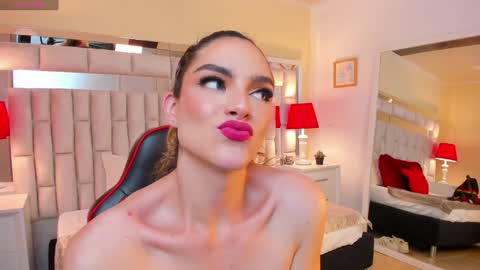 mariiahneedles online show from 24, 1, 2025