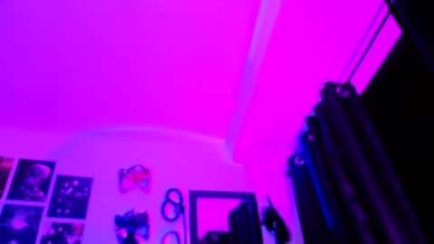 mariiana_velezz online show from 4, 12, 2025