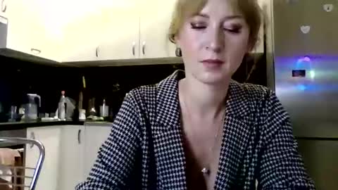 mariza_love359092 online show from 24, 4, 2026