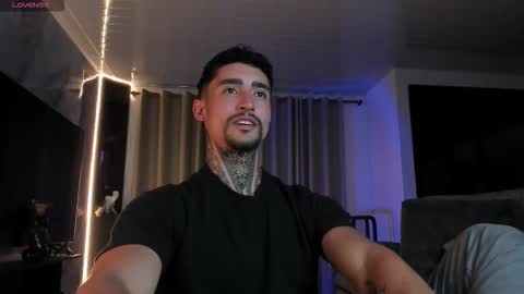 Snapshot of mark_kamper chatting on 31, 10, 2025  mark kamper  online show from 31, 10, 2025