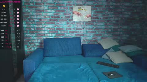 Mark online show from 28, 2, 2025