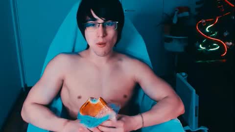 Snapshot of mark_piers chatting on 16, 12, 2025 mark online show from 16, 12, 2025