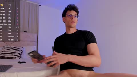 Snapshot of mark_thonson chatting on 28, 12, 2024 troy online show from 28, 12, 2024