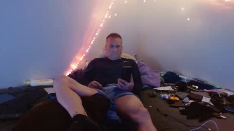 markymark101825061 online show from 12, 2, 2025