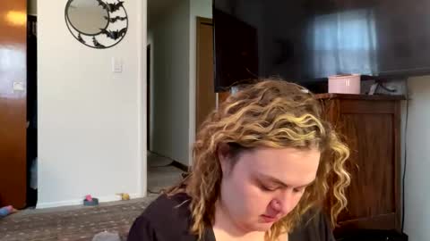 Snapshot of maroon_moon chatting on 18, 2, 2025 maroon_moon online show from 18, 2, 2025