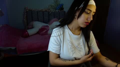 Snapshot of maroval2 chatting on 6, 2, 2025 maroval online show from 6, 2, 2025